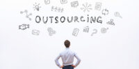 ¿Cuándo tercerizar nuestros servicios?