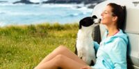 Cinco consejos para salir con el perro en vacaciones