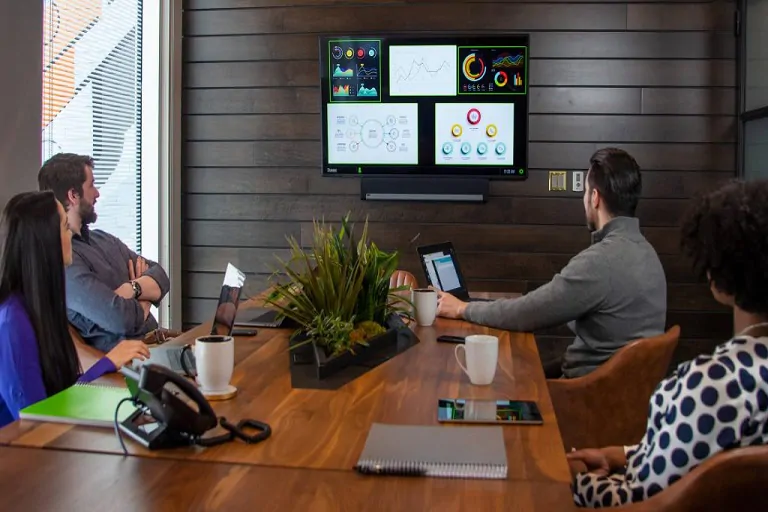 BYOD y BYOM en el trabajo híbrido