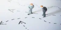 ¿Cómo mejorar tu toma de decisiones en un mundo incierto?