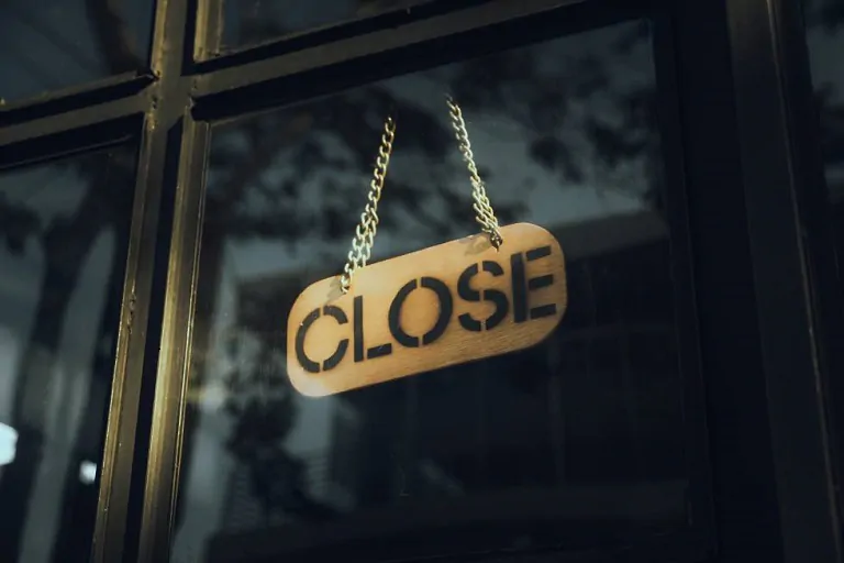 Calaverita a las PyMEs, los 4 factores que las llevan a 'morir' en poco tiempo,