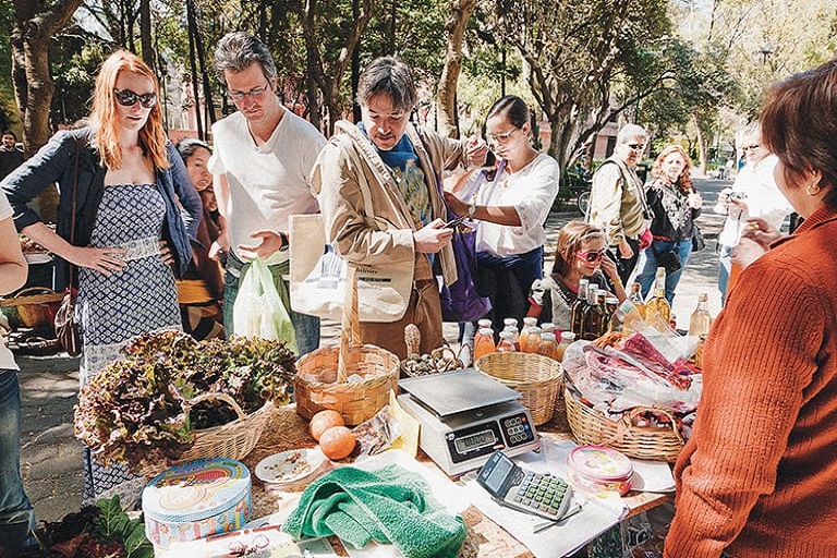 5 razones para comprar las cosas de tu cena navideña en micronegocios