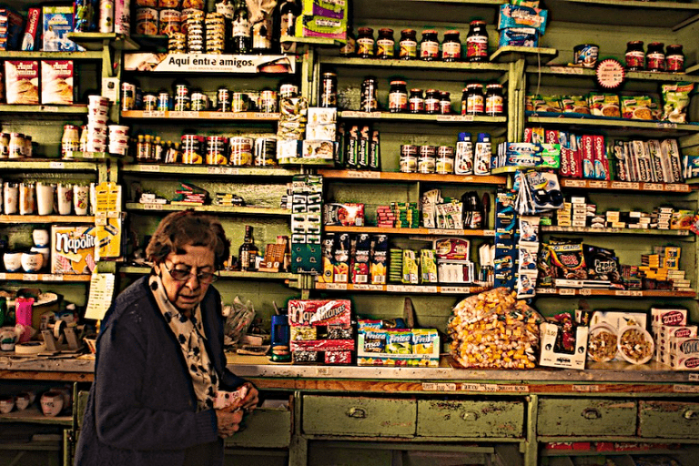 El consumo restringido aumenta la carga de trabajo para las tienditas