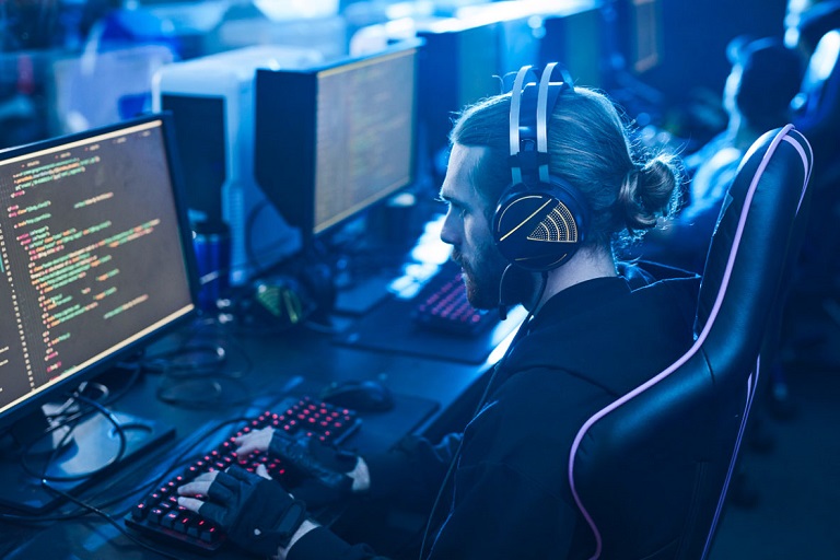 De la percepción de ilegalidad a la vitalidad en las empresas: hackers en 2023