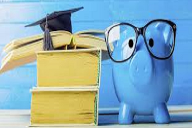 Buscan combatir el analfabetismo económico en jóvenes