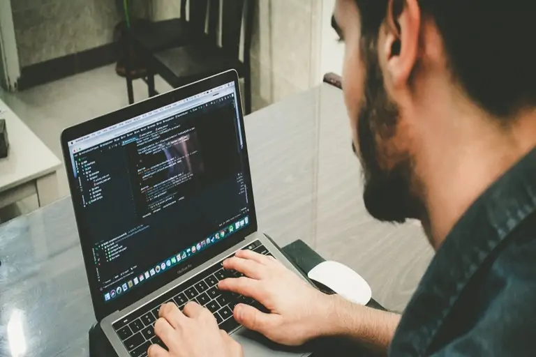 Mayores de 40 años lideran la revolución digital en México