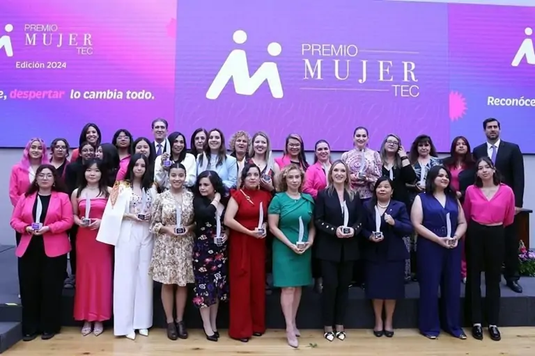 Honran el legado de las mujeres con la entrega del Premio Mujer Tec 2024