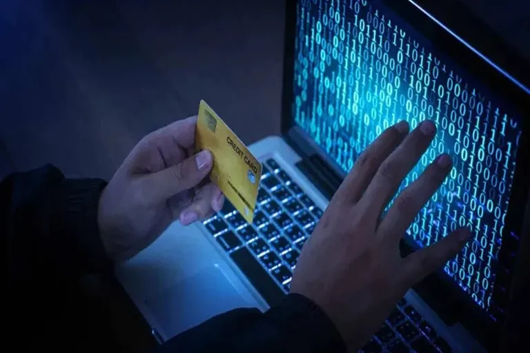 Colaborando para cambiar el rumbo contra el fraude en el sector financiero