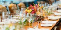 Cómo emprender un negocio de eventos: guía completa para convertir tu pasión en una empresa rentable