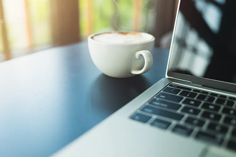“Una taza que construye empresa”: cómo el café impulsa productividad, redes y cultura en espacios laborales
